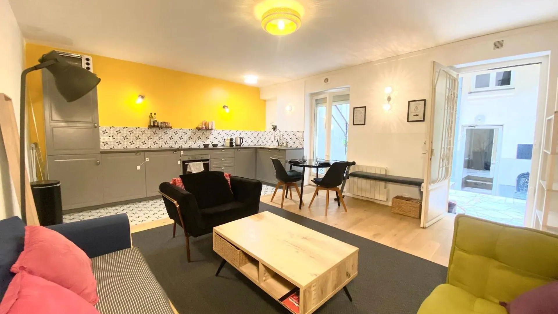 Tres Calme Sur Cour - Cardinet Apartment Paris