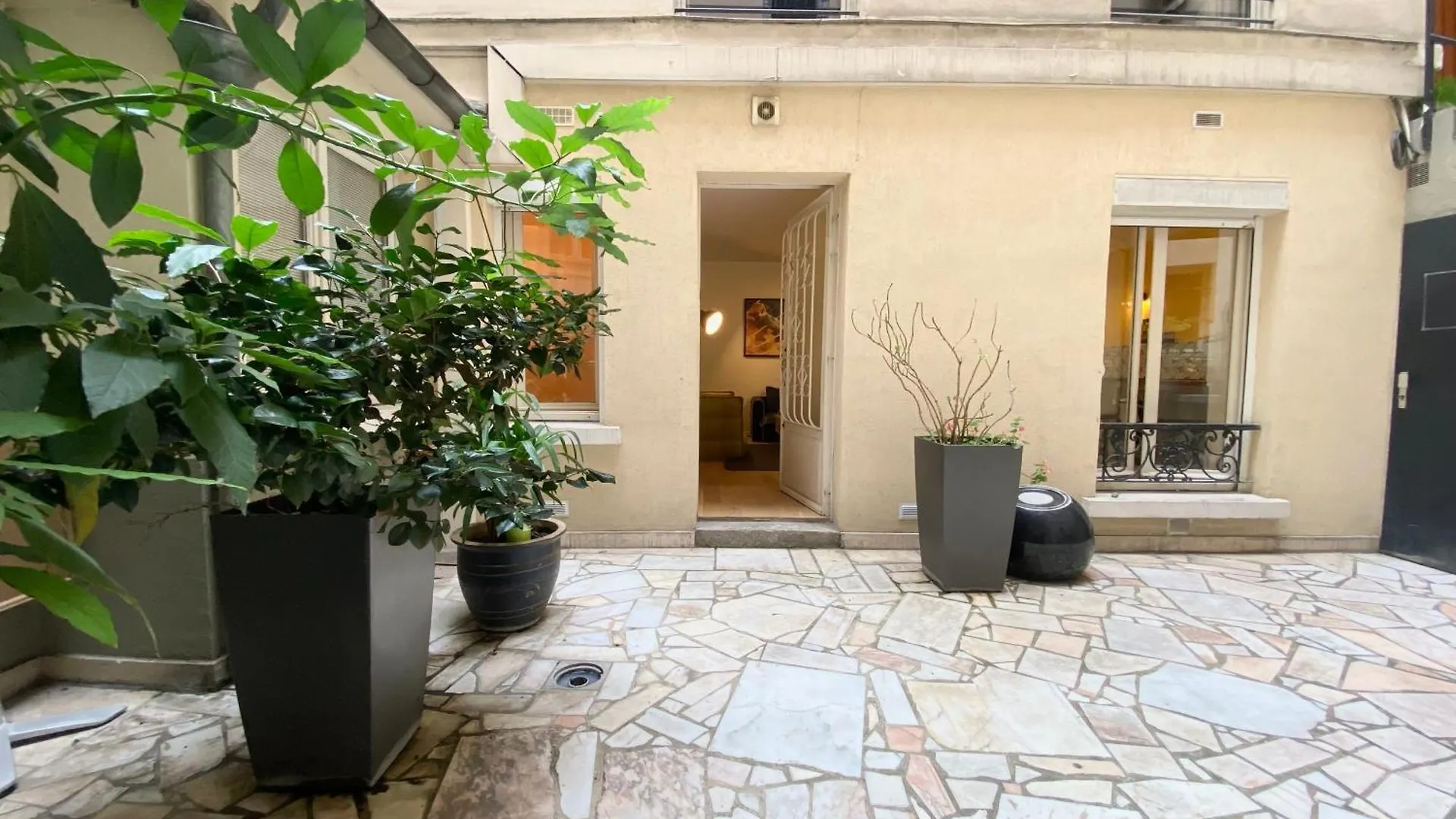 Appartamento Tres Calme Sur Cour - Cardinet Parigi